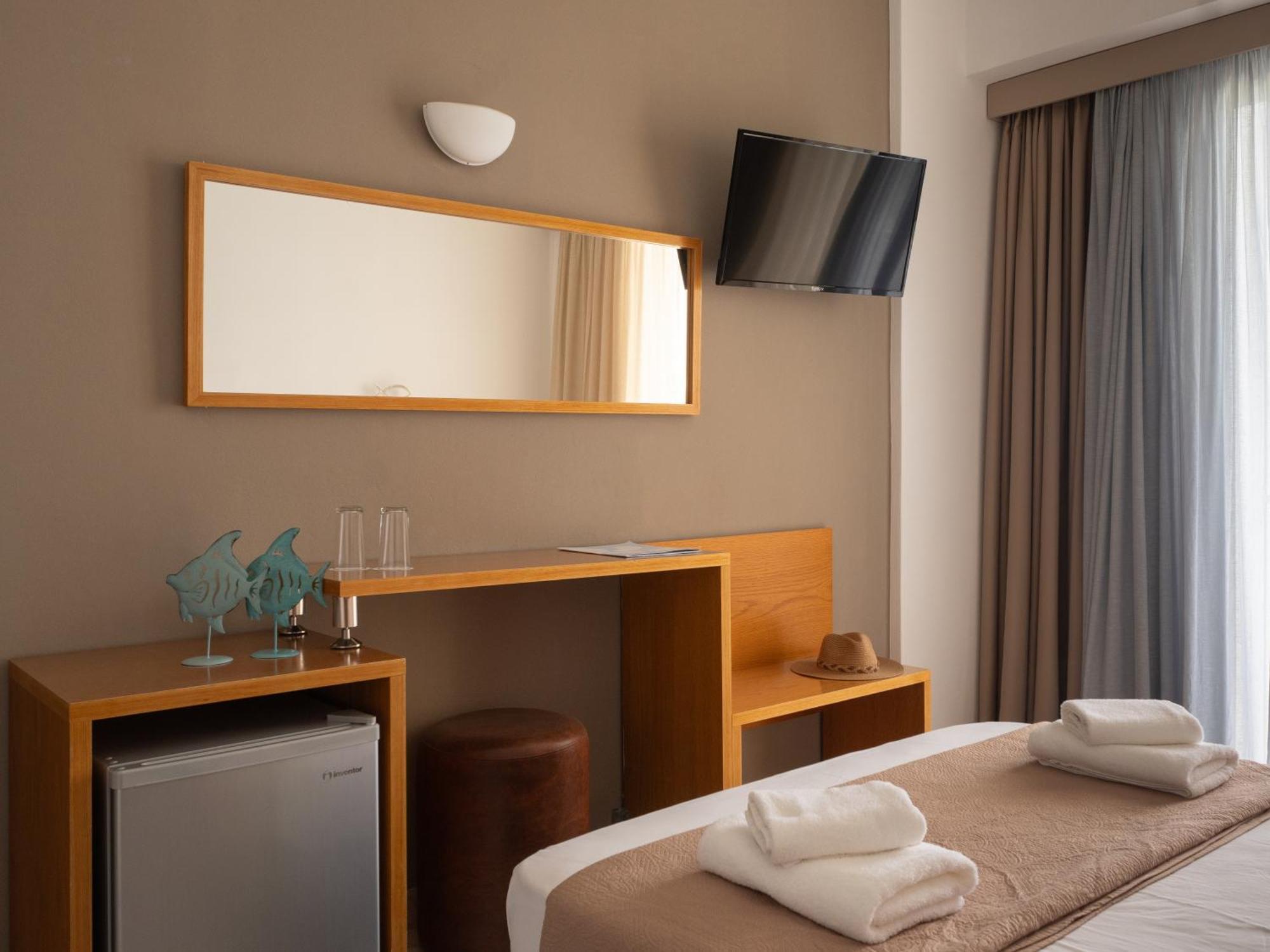 Niforeika Beach Hotel Eksteriør bilde